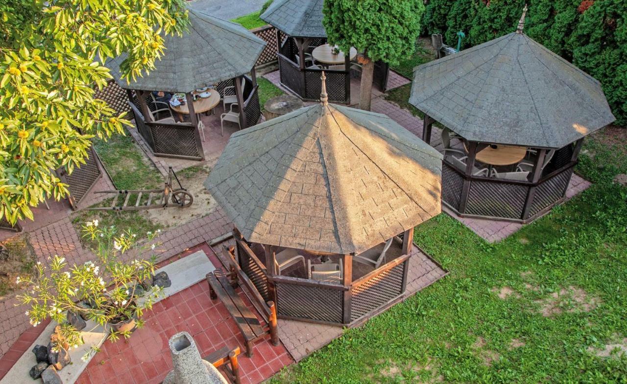 Gesztenyes Залакарош Экстерьер фото